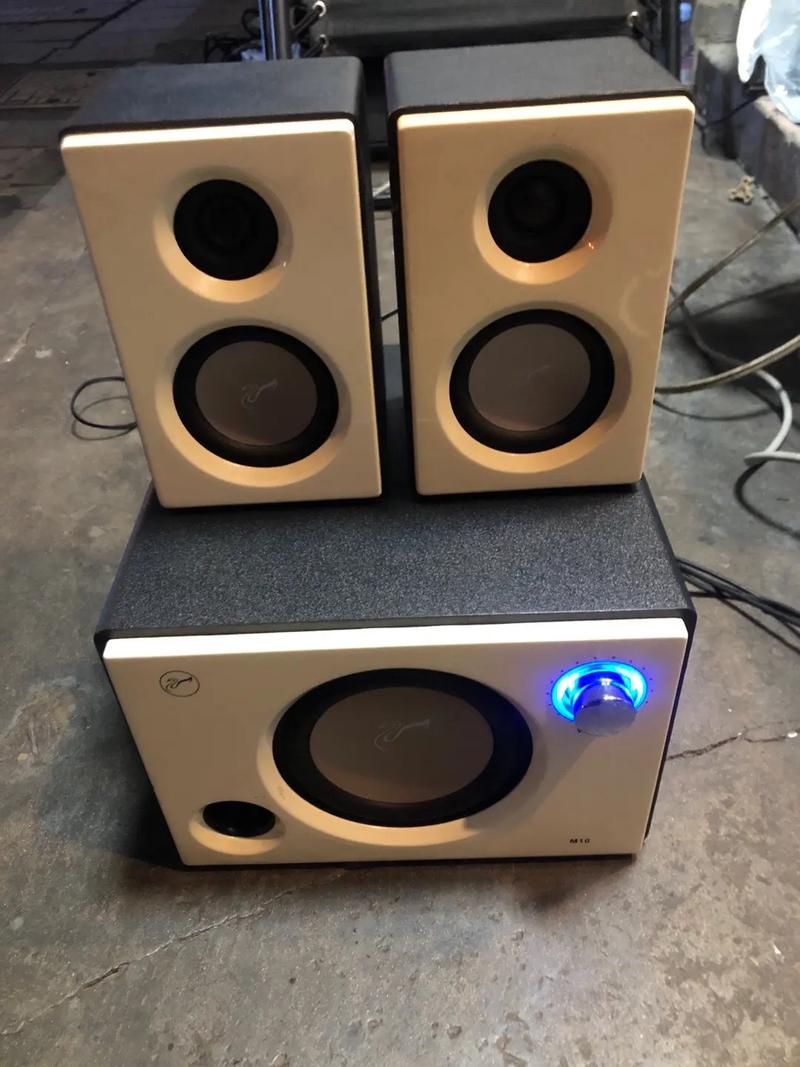 惠威電腦音箱 現(xiàn)場實拍與誠信交匯下的品質(zhì)共鳴